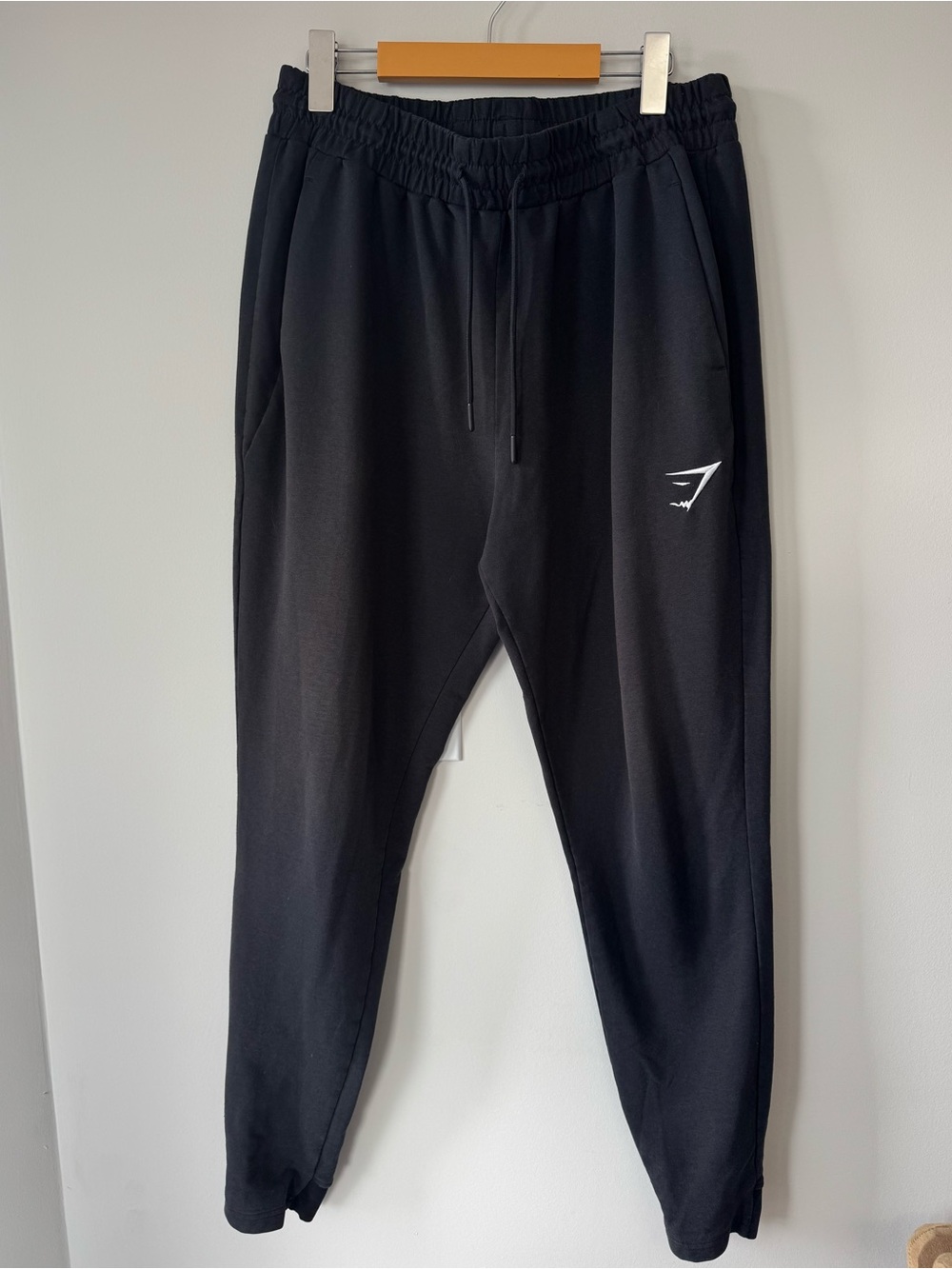 (L) Gymshark Women’s Black Performance Joggers